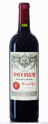 Láhev vína Petrus 2012